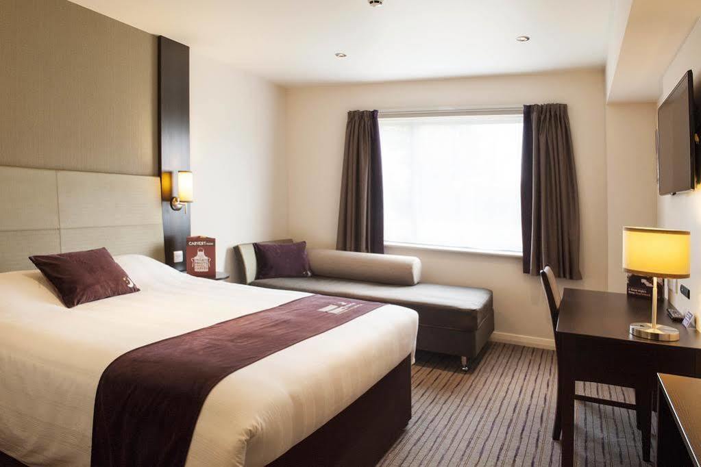 Premier Inn Premier Inn York South West מראה חיצוני תמונה