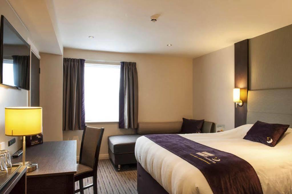 Premier Inn Premier Inn York South West מראה חיצוני תמונה