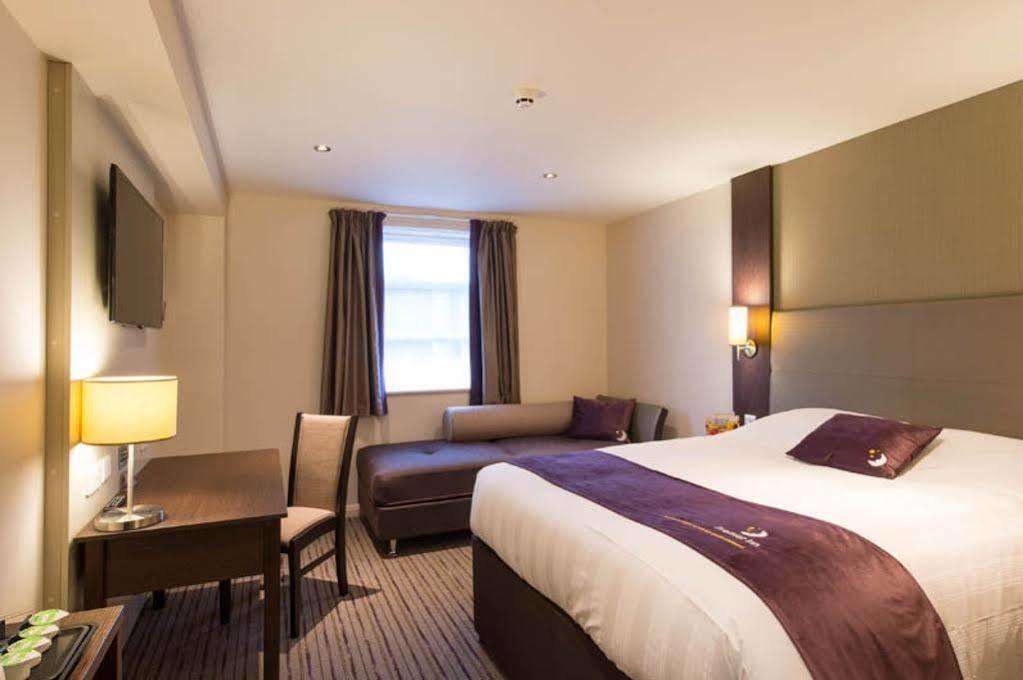 Premier Inn Premier Inn York South West מראה חיצוני תמונה