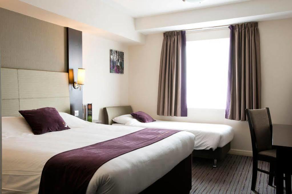 Premier Inn Premier Inn York South West מראה חיצוני תמונה